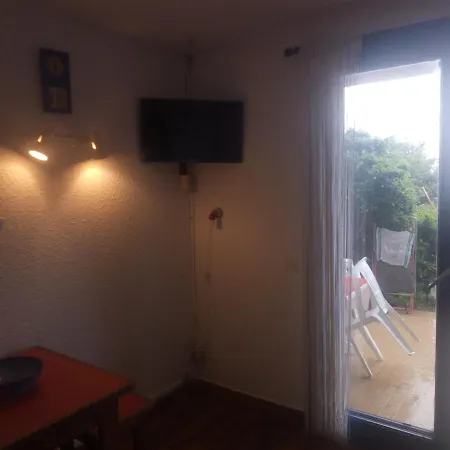 Studio . Vue Mer. Terrasses . Piscine . *