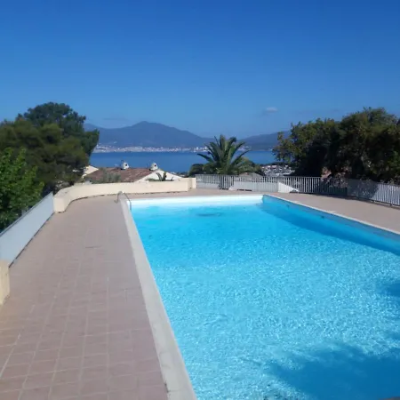 Studio . Vue Mer. Terrasses . Piscine . Apartamento